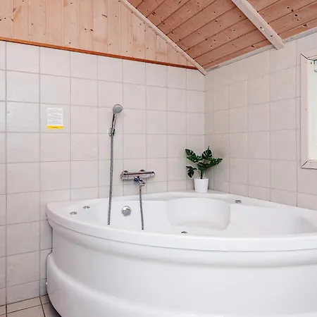 6 Person In Toftlund-by Traum * Toftlund